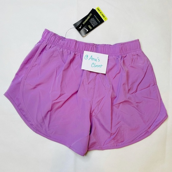 Nike | Women’s Running Shorts - Picture 3 of 4